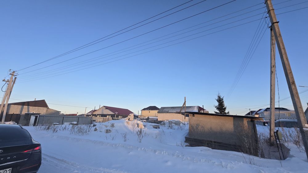 Все комуникации подведены с фундаментом и строи материялами