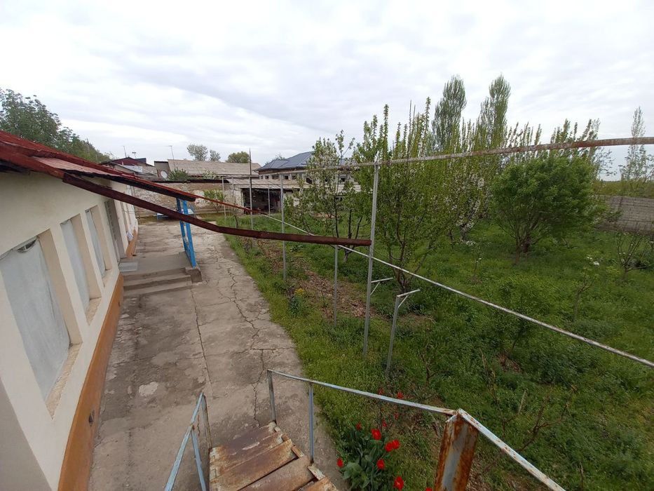 Ховли сотилади 10 соток катта йол юзида. Кибрай тумани аргин