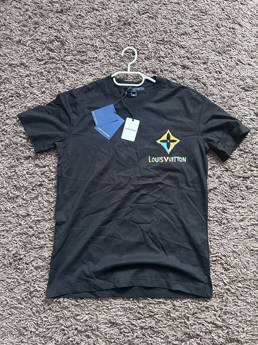 Tricouri barbati diferite modele