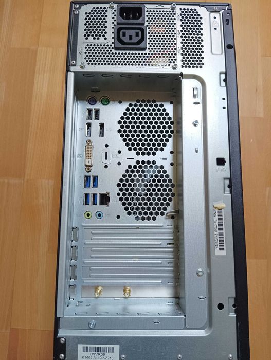 Desktop Fujitsu i7 8700