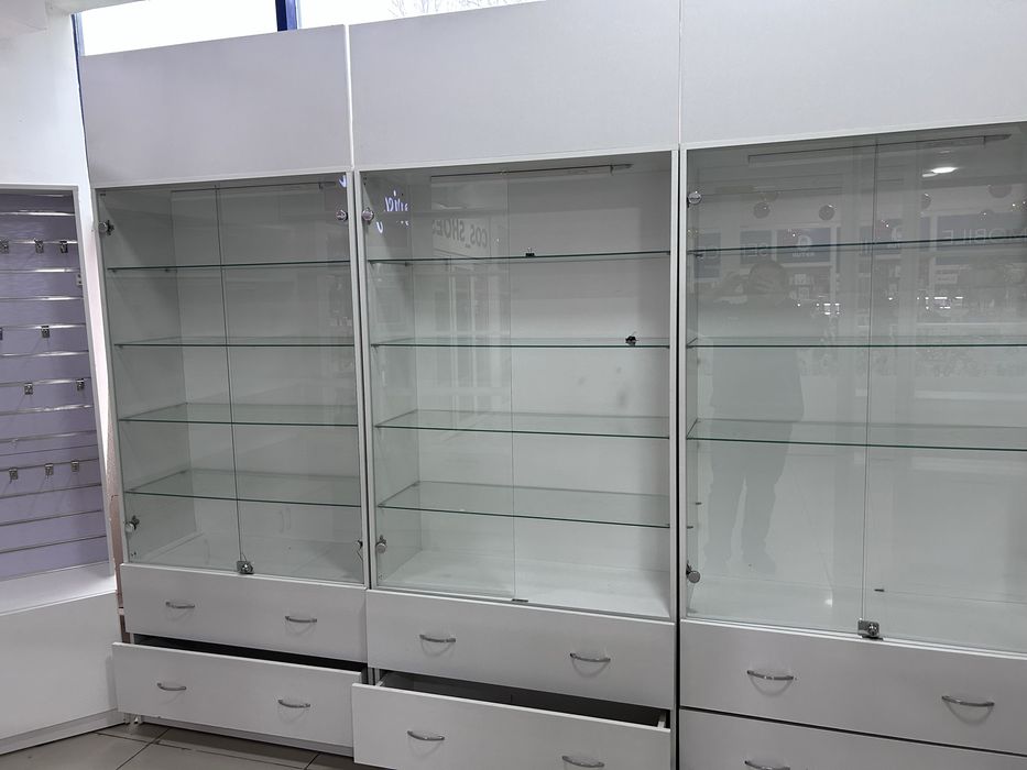 шкафы для магазина