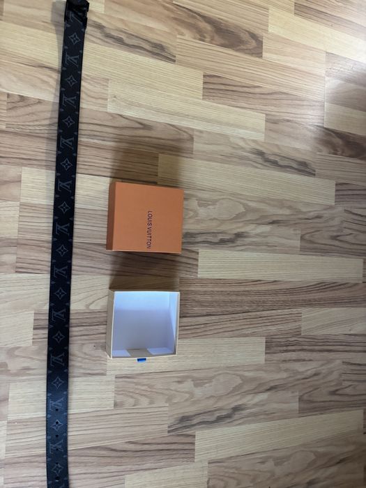 Curea Neagra Louis Vuitton