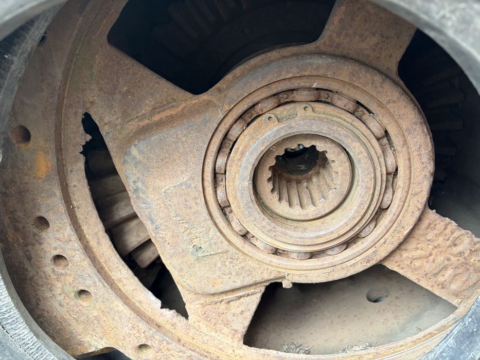 Продам раму к701, пушку, редукторы моста.