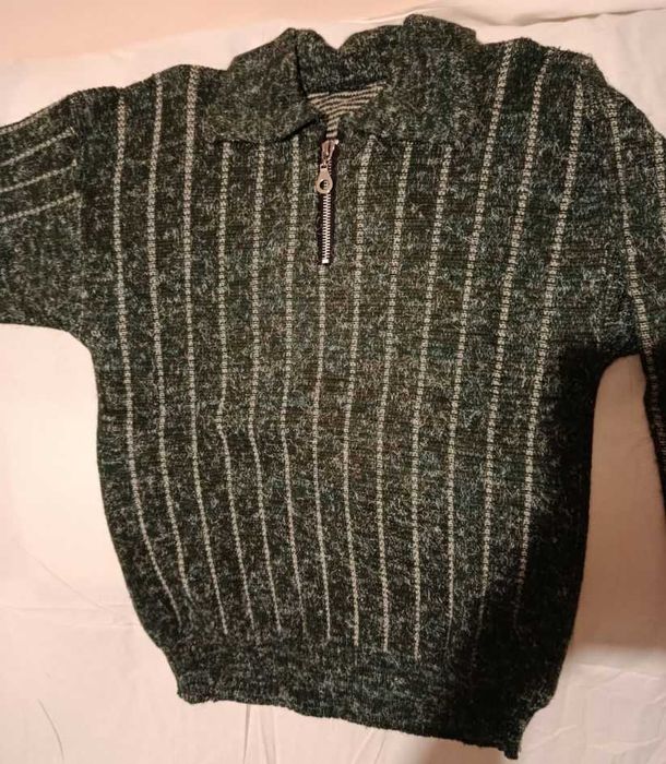 Пуловери детски плетени за момче нови