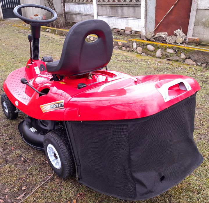 Tractoras tuns iarba Castel Garden PE 60 VD Brigs&Stratton 5,5HP  4TI