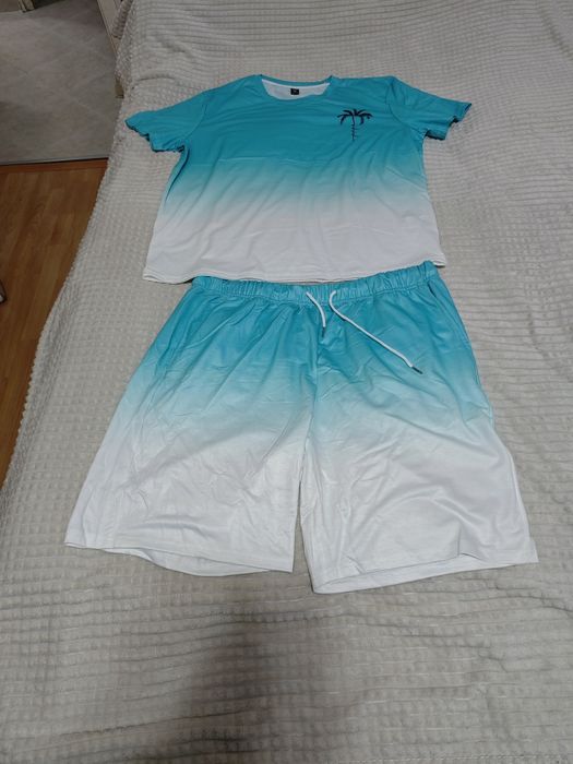 Продавам летен  комплект - тениска с къс панталон