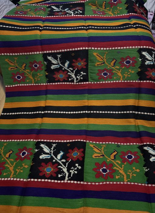 Scoarță veche / covor țesut manual – lână