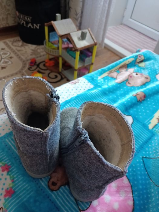 Продам детские валенки