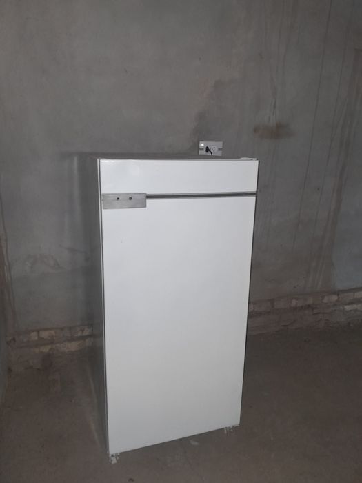 Бирюса холоделник сотилади