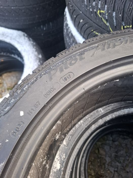 Vand set 4 anvelope 245 45 18 michelin de iarna