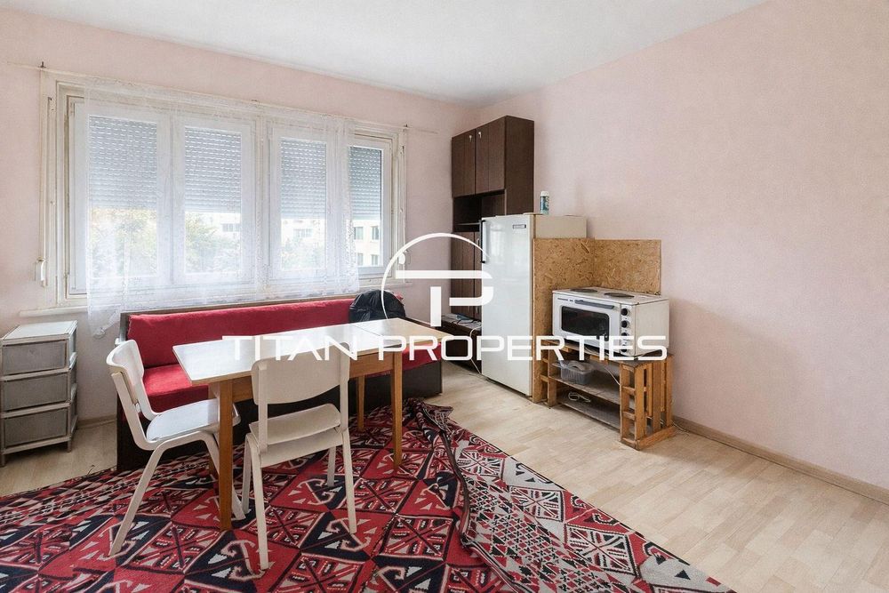 Продава се Четиристаен апартамент в Пловдив, Младежки Хълм - 170 кв.м за 1471 €/кв.м - Снимка #2