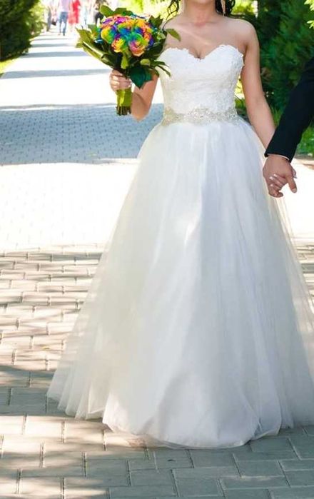 Vand rochie de mireasa