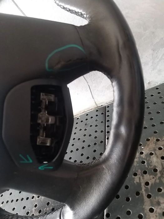 Volan piele in 4 spite cu comenzi ford kuga 2 dm2 cu defecte am513600bh3zhe