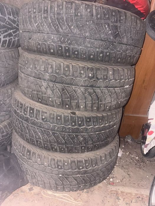 Продам покрышки 2 комплекта