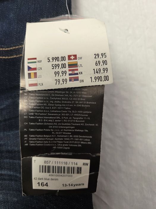 Blugi pentru fete, noi, cu eticheta