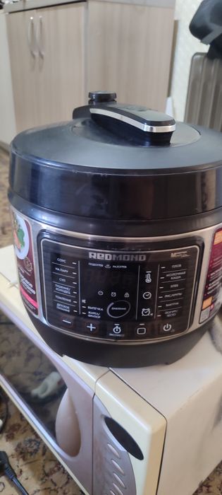 Мультиварка  почти новый