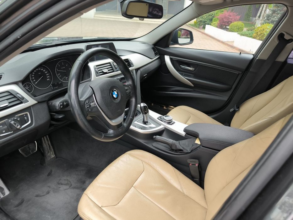 Vând/schimb BMW seria 3, 2013,  bixenon adaptiv+camera fază lungă, istoric