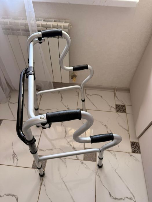 Ходунки для взрослых.