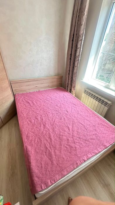 Продам кровать с матрасом