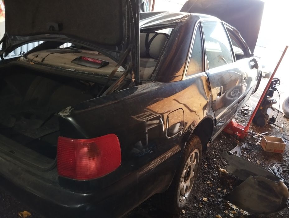 Продам Ауди а6 с4 Квадро