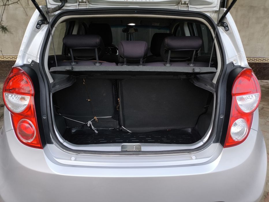 Яхши холатдаги Спарк автомашинаси ситилади.