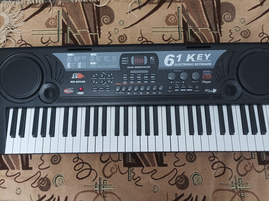 Продаю бу синтезатор