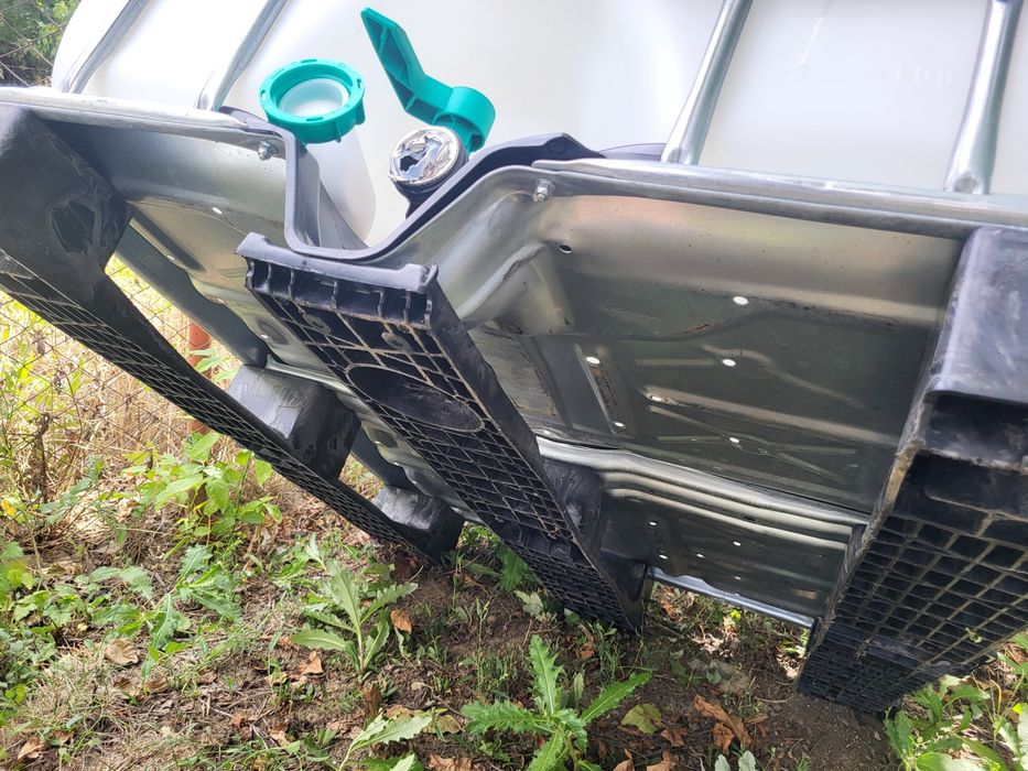 Vând butoaie IBC 1000l  impecabile ca noi!