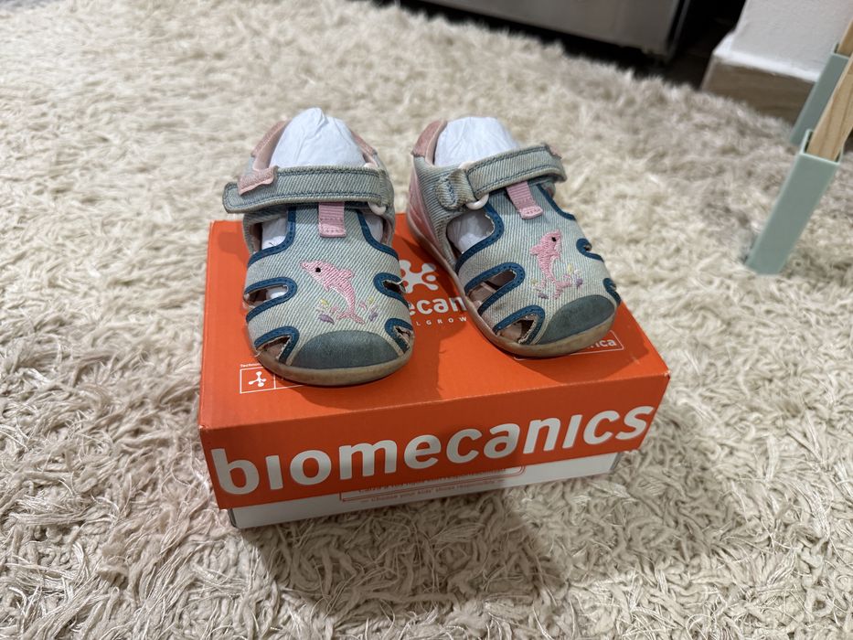 Sandale Biomecanics. Marimea 19