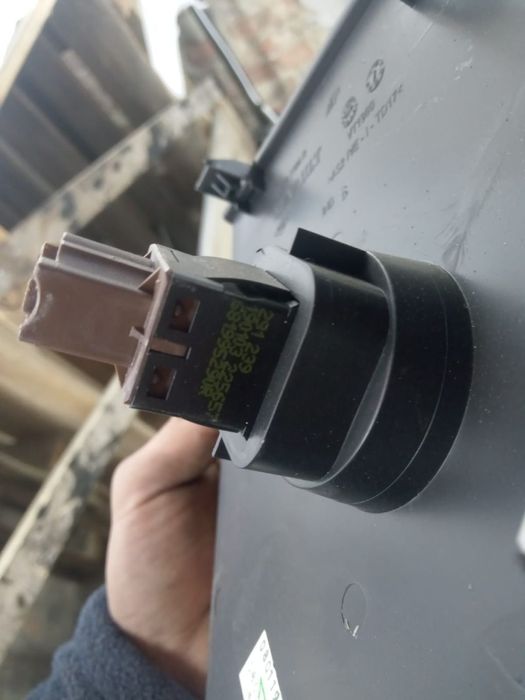 Ornament cu buton airbag 689201104r Dacia Duster 2  [din 2017 pana  2