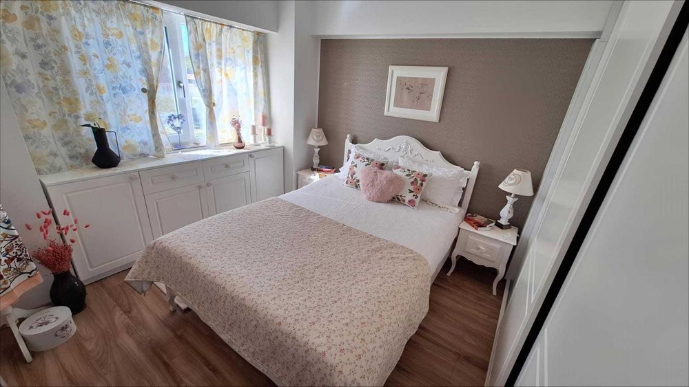 [VÂND] Apartament 3 Camere Premium | Etaj 3 | Mobilat la Comandă + Loc Parcare Supravegheat – Plopeni Central