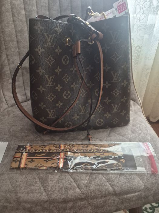 Продается Новая кожаная сумка LV