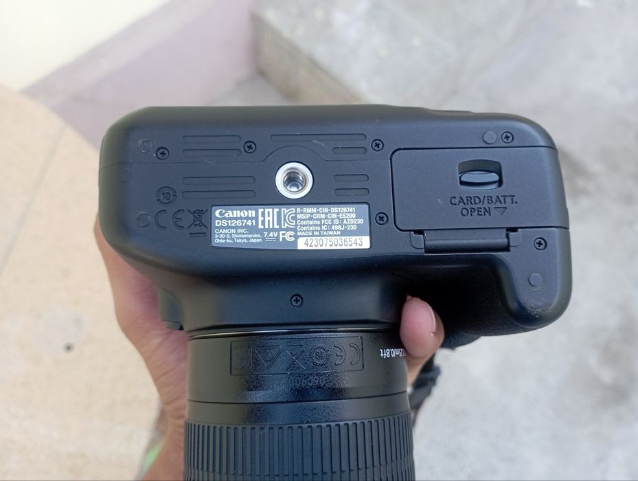 Canon 2000d fotoapparati