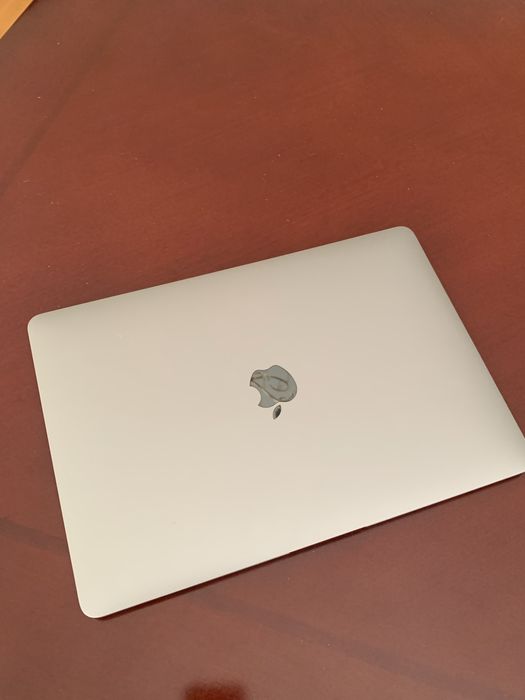 MacBook Air M1 8/256