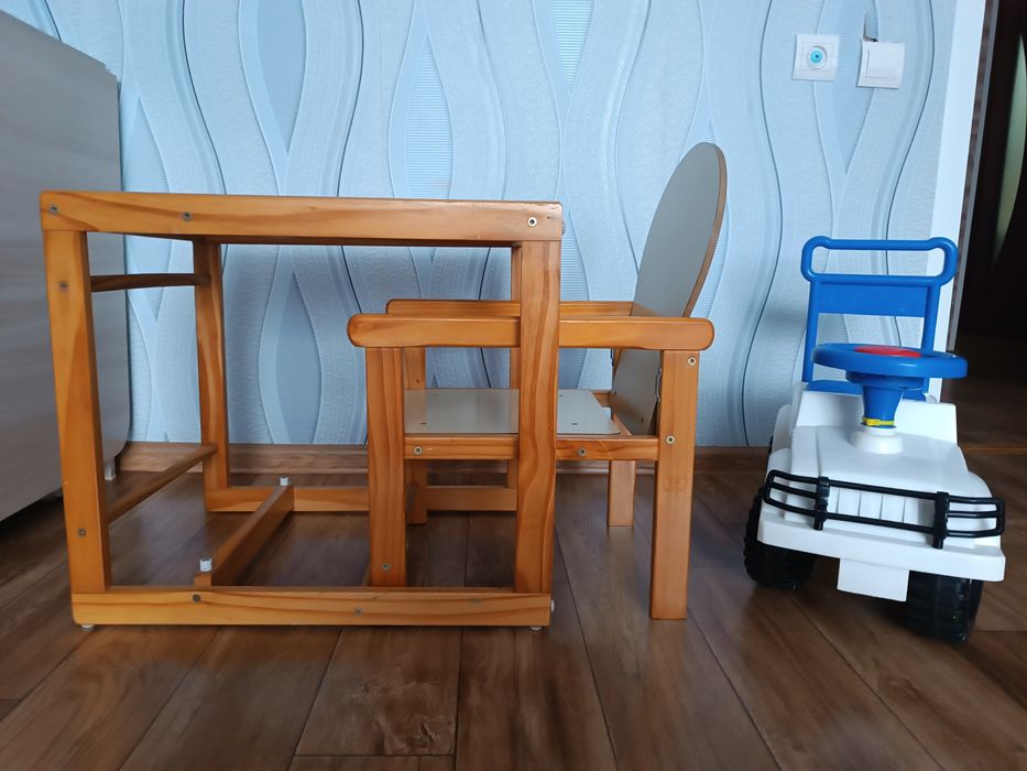 Продам детский стол и машину!!!