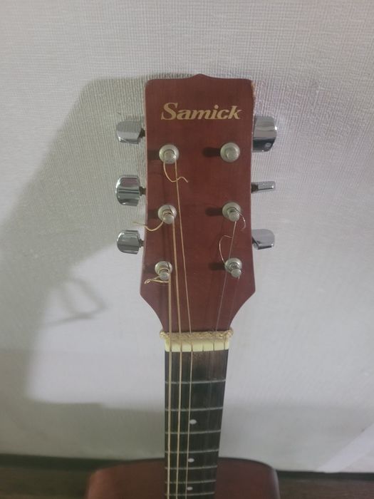 Продам гитару. Б /У