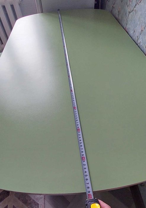 Продам обеденный стол и 4 табуретки