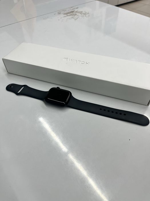 Продам Apple Watch 7 45m