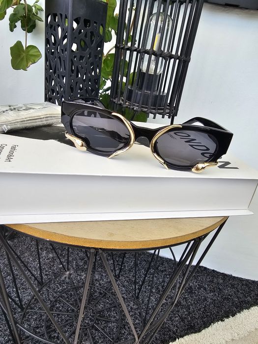 Дамски слънчеви очила.