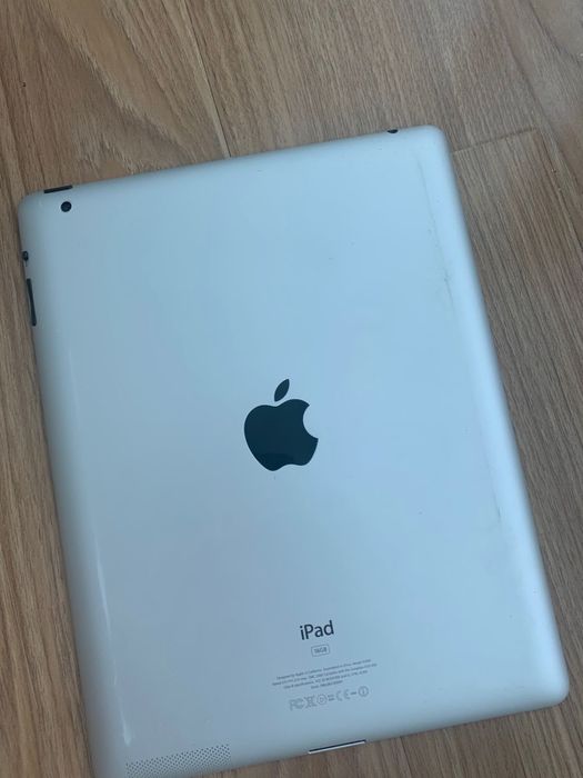 Продам iPad смотрите фото