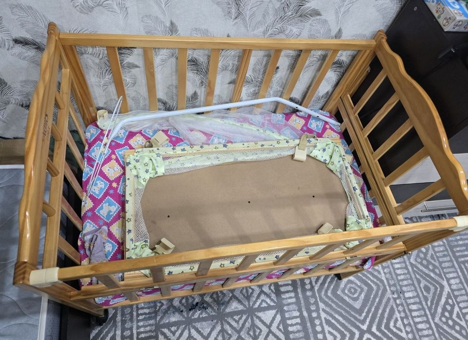 Продам детскую кроватку
