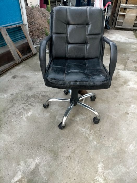 Продам кресло кожанное