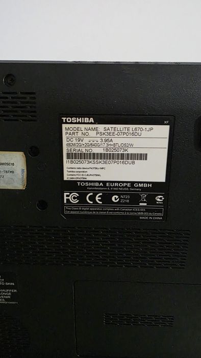 Vând laptop Toshiba
