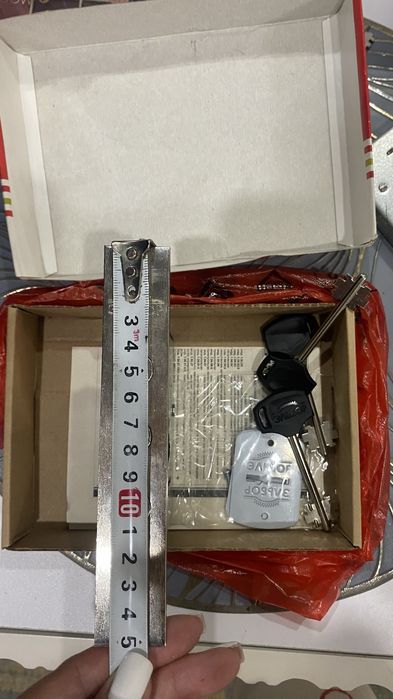 Продам новый врезной замок для двери