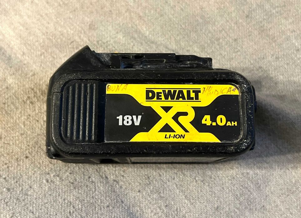 Baterie DeWalt DCB182 XR 18V 4Ah Li Ion originala, buna probata