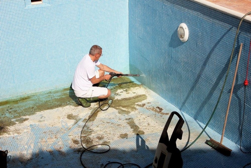 Чистка и мойка бассейнов брусчаток и кафеля быстро и надёжно ...