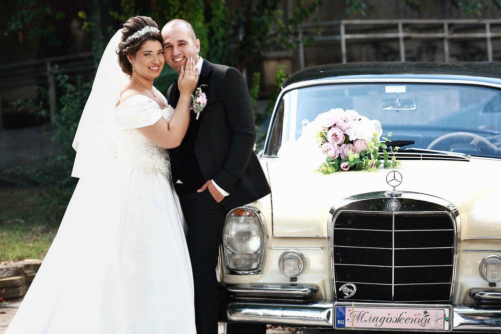 Ретро кола Мерцедес  под наем за сватби балове  парти клипове