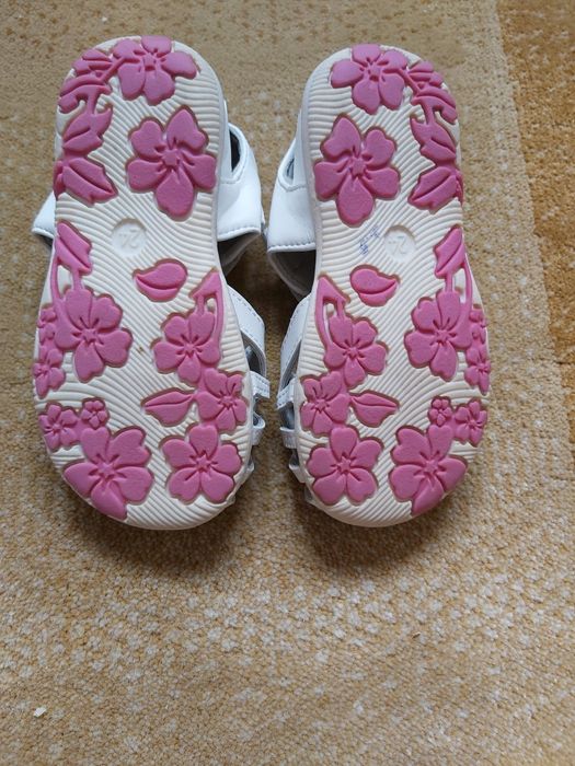 Обувь новая 24размер