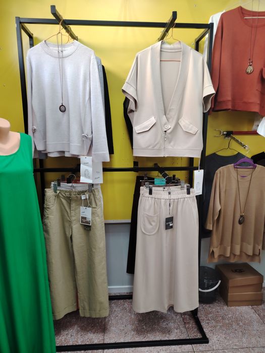 Продам торговое оборудование. Стеллаж