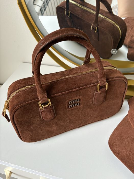 Продам сумку и бейсболку