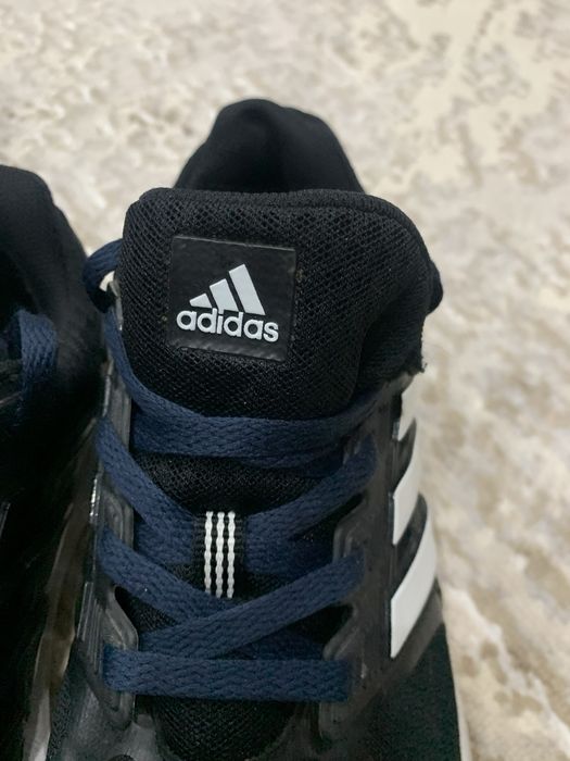 Кроссовки adidas